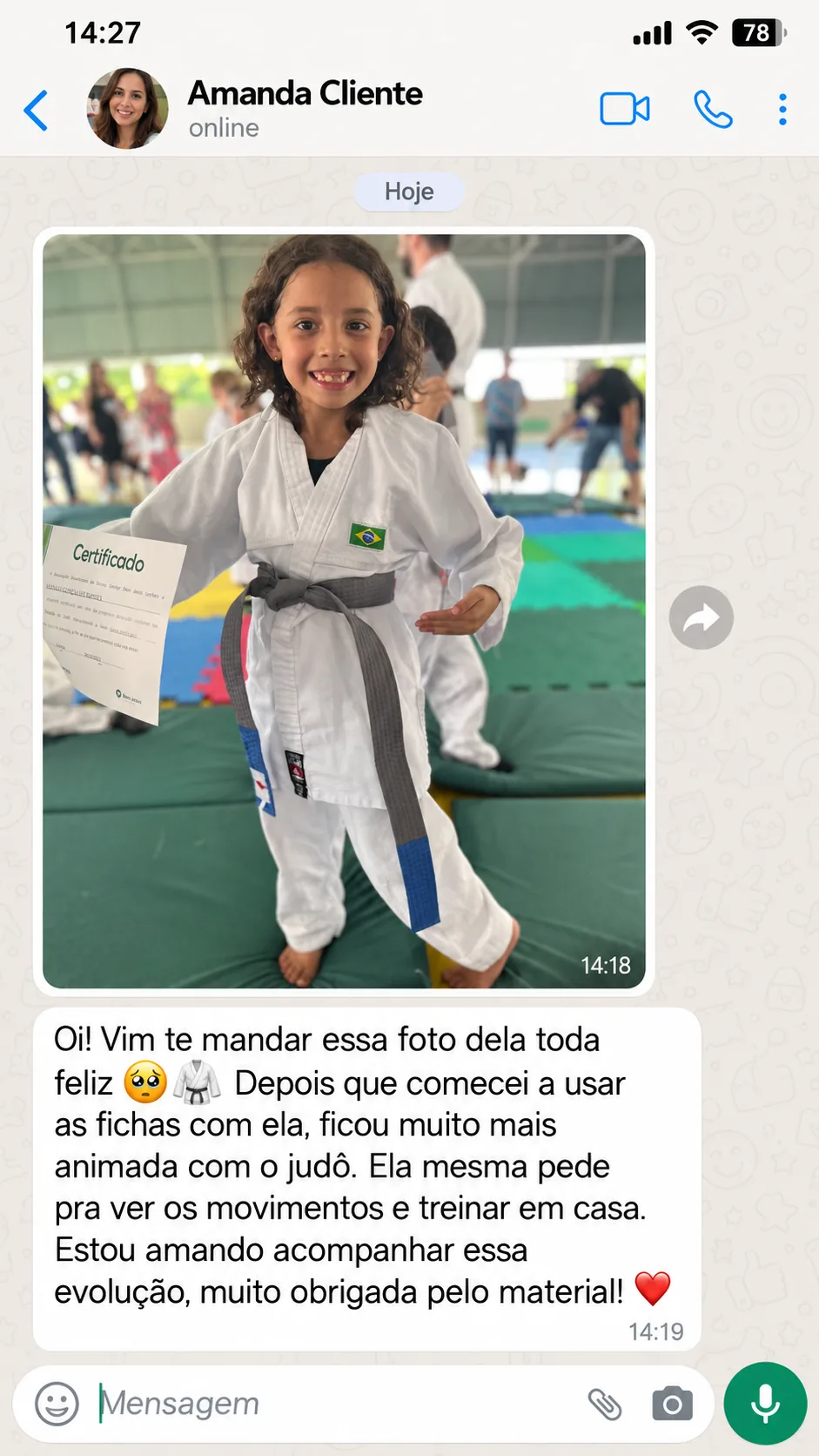Depoimento 1: print de conversa de WhatsApp com foto da criança de kimono